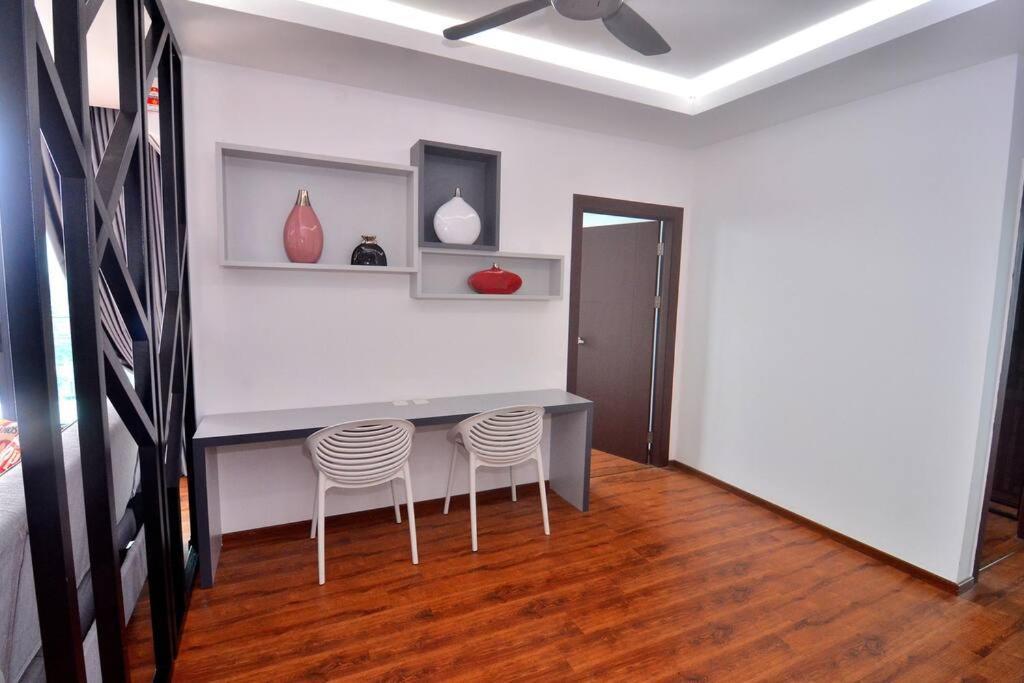 Lovely Vivamall City View With 2 Card Lv12 Kuching Exterior foto
